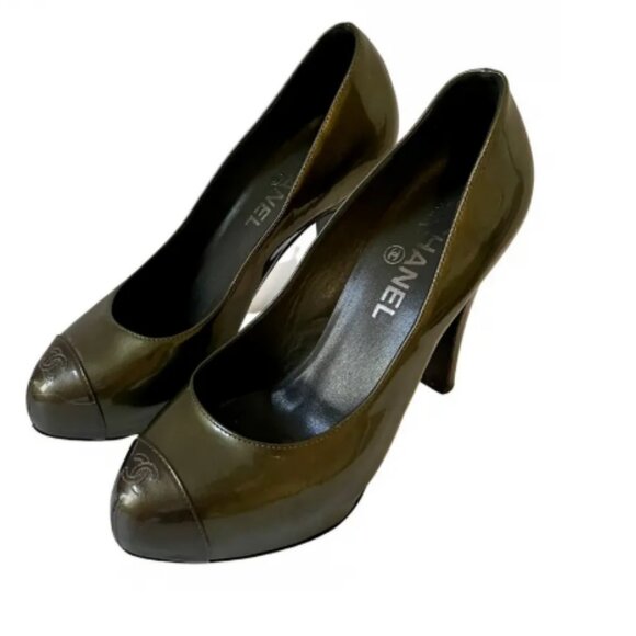 Chanel CC Logo Patent Leather Pumps - Picture 1 of 10